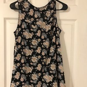 Sleeveless lace tank